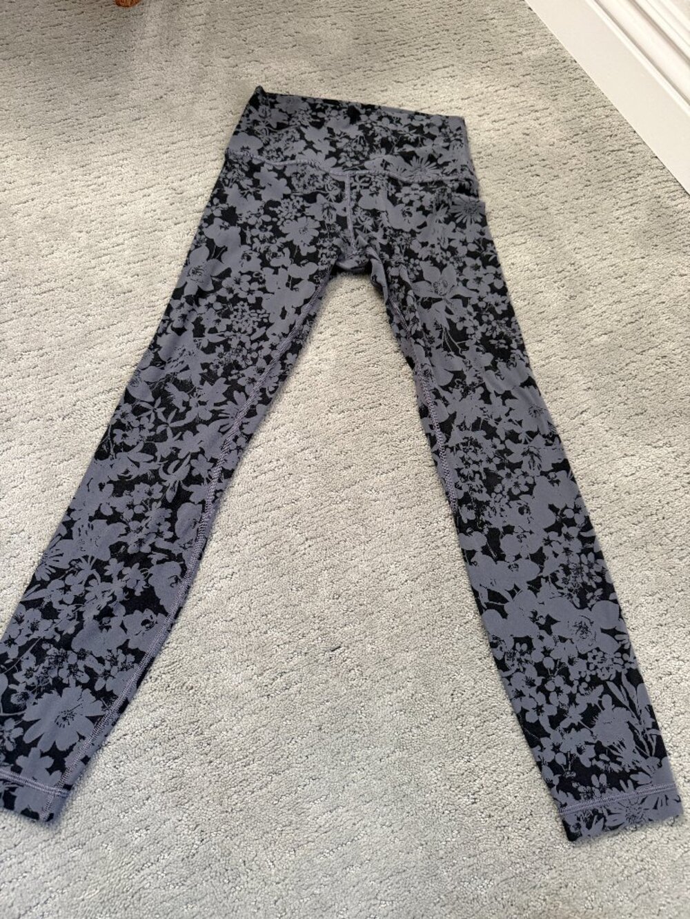 lululemon Align Pant II 25” — Grey/Black Floral | Size 4